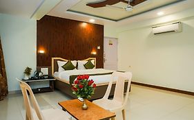 Treebo Hillway Inn Main Market