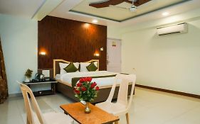 Treebo Hillway Inn Main Market